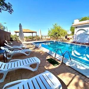  Appartement Estudio Coqueto Con Cocina, Bano Y Piscina De Temporada Compartida, A 8km De Cordoba, En Plena Sierra,by Trassierrarooms